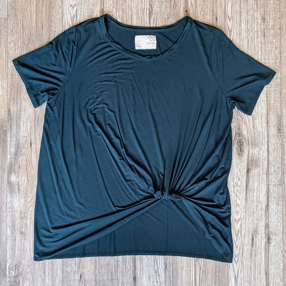 Knot front t-shirt - Picture 1 of 2
